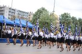 Άρχισε η μαθητική παρέλαση στη Θεσσαλονίκη (ΦΩΤΟ)
