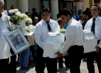 Το τελευταίο αντίο σε δύο από τα θύματα της ναυτικής τραγωδίας στην Αίγινα