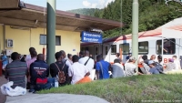DW: H Aυστρία ανεβάζει και πάλι τους τόνους στο προσφυγικό