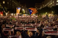 Οι Καταλανοί ξανά στους δρόμους υπέρ της ανεξαρτησίας