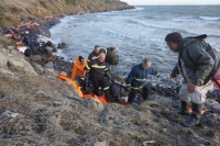 Der Tagesspiegel: Όταν πετούν σκόπιμα τους πρόσφυγες στη θάλασσα
