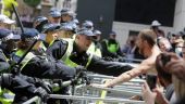 Λονδίνο: Επεισόδια μεταξύ ακροδεξιών και αστυνομίας (vid, pics)