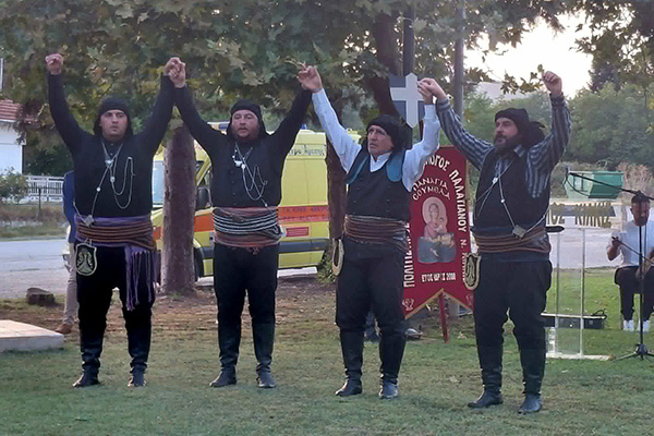 1_ΕΚΔΗΛΩΣΗ_ΜΝΗΜΗΣ_ΓΙΑ_ΤΟΝ_ΙΩΑΝΝΗ_ΙΓΝΑΤΙΑΔΗ_ΚΑΙ_ΤΟΝ_ΒΑΣΙΛΗ_ΧΑΜΙΖΙΔΗ_ΣΤΗ_ΒΑΘΗ_10φβ.jpg
