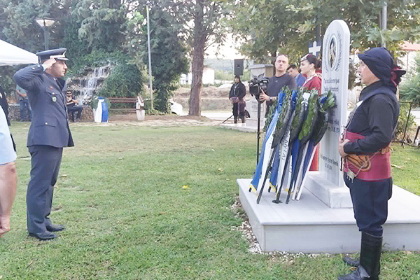 1_ΕΚΔΗΛΩΣΗ_ΜΝΗΜΗΣ_ΓΙΑ_ΤΟΝ_ΙΩΑΝΝΗ_ΙΓΝΑΤΙΑΔΗ_ΚΑΙ_ΤΟΝ_ΒΑΣΙΛΗ_ΧΑΜΙΖΙΔΗ_ΣΤΗ_ΒΑΘΗ_5.4jpgΦΒ.jpg