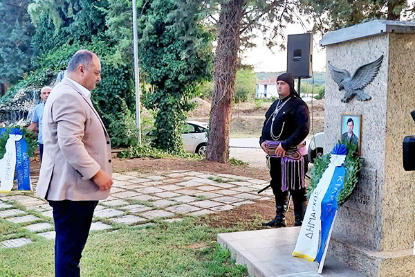 1_ΕΚΔΗΛΩΣΗ_ΜΝΗΜΗΣ_ΓΙΑ_ΤΟΝ_ΙΩΑΝΝΗ_ΙΓΝΑΤΙΑΔΗ_ΚΑΙ_ΤΟΝ_ΒΑΣΙΛΗ_ΧΑΜΙΖΙΔΗ_ΣΤΗ_ΒΑΘΗ_5.8jpgΦΒ.jpg