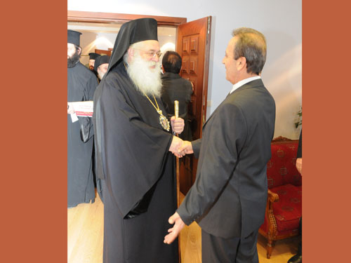 parastatidhs-mhtropoliths