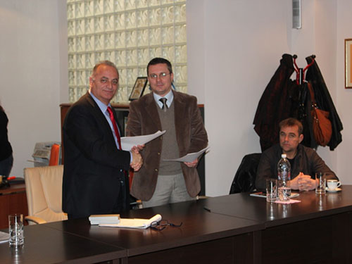 epimelhthrio- tonikidhs