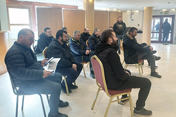 ΑΠΙΝΙΔΩΤΕΣ ΣΕ ΑΘΛΗΤΙΚΟΥΣ ΠΟΔΟΣΦΑΙΡΙΚΟΥΣ ΣΥΛΛΟΓΟΥΣ 15