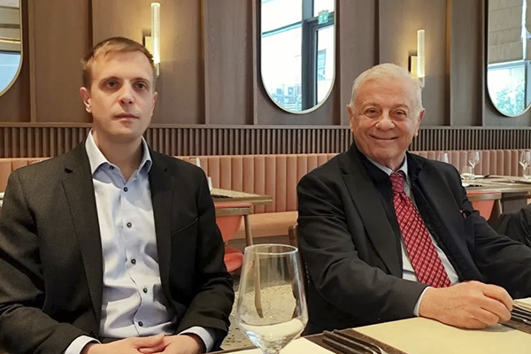 ΚΩΝΣΤΑΝΤΙΝΙΔΗΣ ΣΤΑΥΡΟΣ