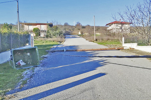 ΚΟΛΩΝΕΣ 1χρ.jpgfb