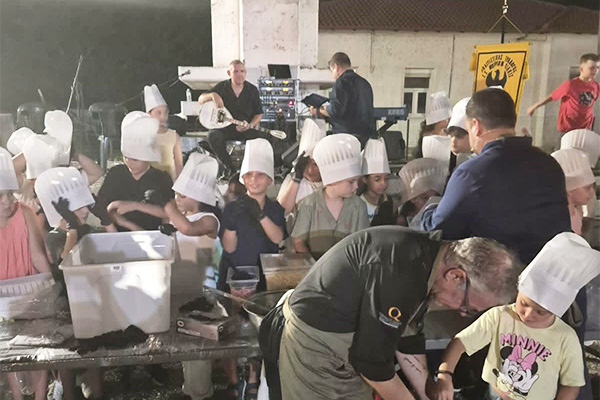 ΓΙΟΡΤΗ_ΚΑΛΑΜΠΟΚΙΟΥ_ΣΤΟΝ_Σ.Σ._ΜΟΥΡΙΩΝ_2026_-4φβ.jpg