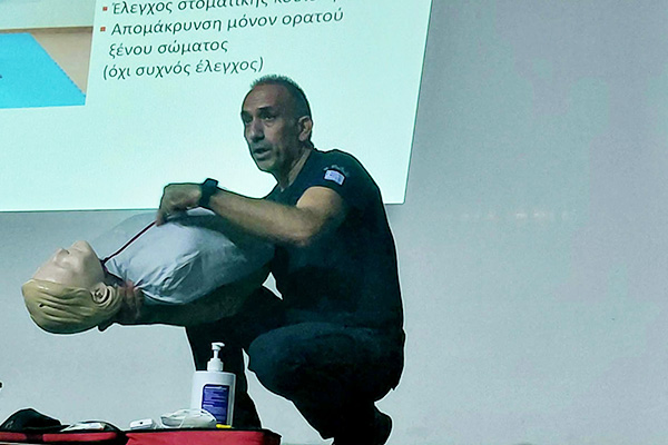 ΕΝΗΜΕΡΩΣΗ_ΕΚΑΒ_ΓΙΑ_ΠΡΩΤΕΣ_ΒΟΗΘΕΙΕΣ_6φβ.jpg