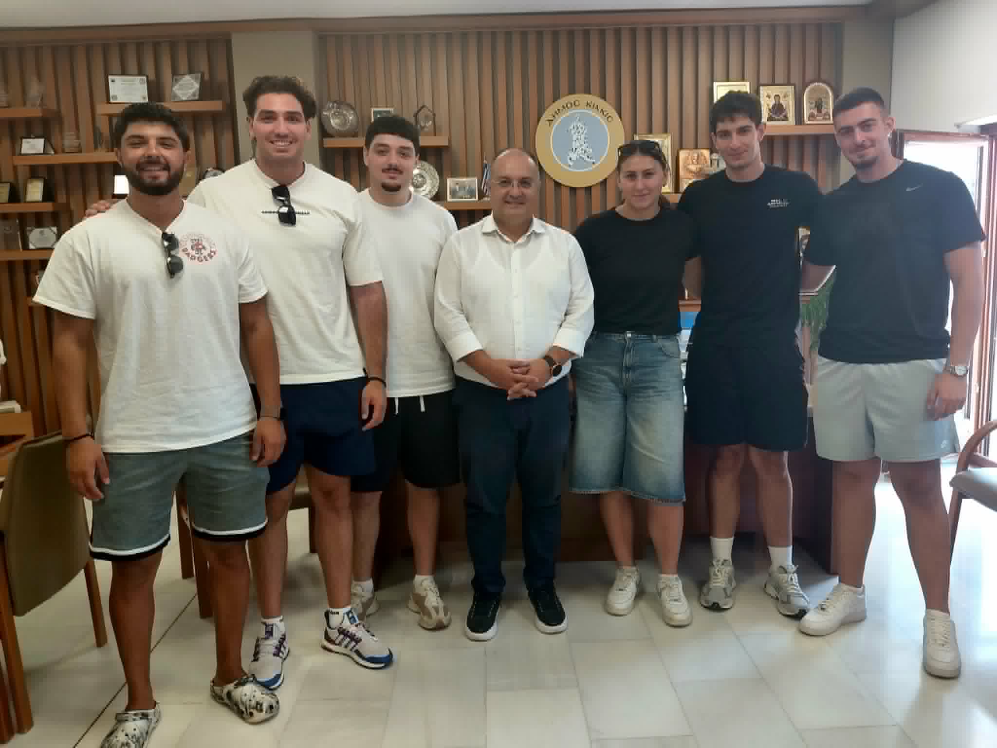 ΕΠΙΣΚΕΨΗ_ΑΘΛΗΤΩΝ_ΑΙΑΝΤΑ_ΣΤΟΝ_ΔΗΜΑΡΧΟ_ΚΙΛΚΙΣ_1.jpg