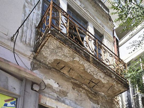Πρέπει να πέσει στο κεφάλι κάποιου για να κινηθούν οι αρμόδιοι;