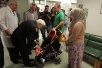 Ο Π. Παυλόπουλος επισκέφθηκε βρέφος σύρων προσφύγων στο Ωνάσειο