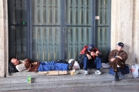 Το Βατικανό διώχνει τους άστεγους από τον Αγιο Πέτρο