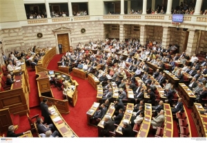 Υπό τον φόβο της ανατροπής παίρνουν πίσω πρόωρες συνταξιοδοτήσεις και φορολόγηση αγροτών - Εκτός νομοσχεδίου την Τετάρτη