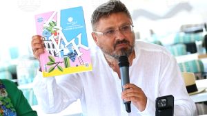 Βουλγαρία: Νέες ξενόγλωσσες εκδόσεις του περιοδικού LIK