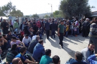 Spiegel: Η Κομισιόν ζητά «hot spot» περίπου 50.000 προσφύγων στην Αθήνα