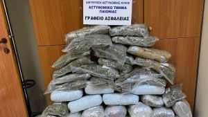 Προσπάθησε να εισάγει στη χώρα μας πάνω από 53 κιλά χασίς