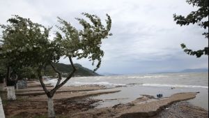 Έκτακτο δελτίο καιρού σήμερα για τη Μακεδονία και τη Θράκη με ισχυρές τοπικές βροχές και καταιγίδες (vid)