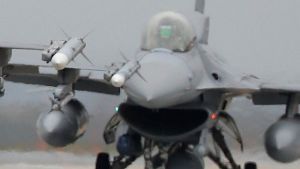 Ουκρανικό μαχητικό F-16 συνετρίβη – Ο πιλότος εκτινάχθηκε με ασφάλεια