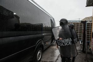 ΕΛΑΣ: Δεκάδες συλλήψεις μελών κυκλώματος διακίνησης μεταναστών σε Θεσσαλονίκη, Αττική και Ηλεία