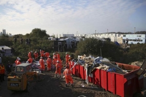 Ξεκίνησε η κατεδάφιση του καταυλισμού στη «ζούγκλα» του Καλαί