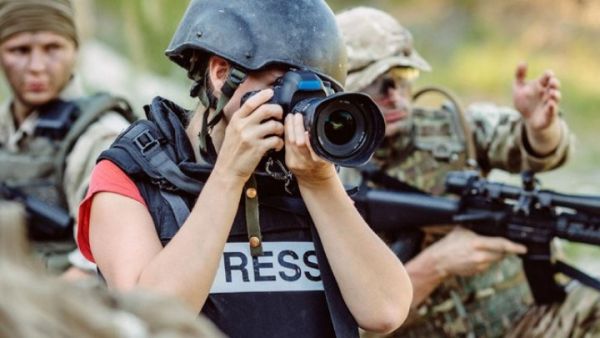 Καταδικάστηκαν δύο δημοσιογράφοι που αποκάλυψαν κρατικά μυστικά   