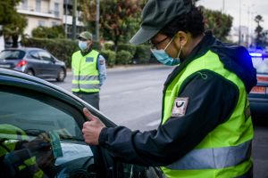 Τρολάρει η Δημοτική Αστυνομία Θεσσαλονίκης: Έκοψε κλήση σε αυτοκίνητο του δήμου