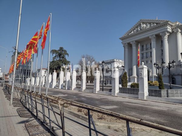 Βόρεια Μακεδονία: Άνοιξαν οι κάλπες για την ανάδειξη προέδρου – Βαρόμετρο και για τις βουλευτικές εκλογές