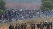 Πλήθος μεταναστών συγκεντρώθηκε σε φυλάκιο στα σύνορα Πολωνίας – Λευκορωσίας (vid)