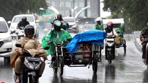 Θρήνος στη Σουμάτρα: Οκτώ νεκροί από πλημμύρες