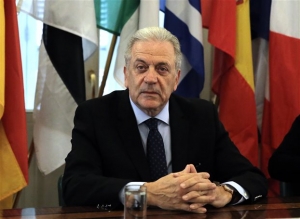 Αβραμόπουλου: Επαφές με Google, Facebook και Twitter για την τρομοκρατία
