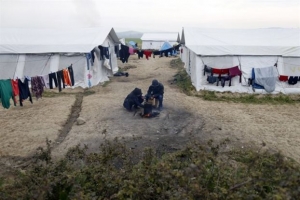 Κομισιόν: Ενθαρρυντική η μείωση των ροών στα νησιά