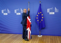 Brexit: Εμπόριο «χωρίς τριβές» θέλει το Λονδίνο- ΕΕ: Δεν υπάρχουν αυτά