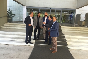 Παράσταση διαμαρτυρίας βουλευτών της Νέας Δημοκρατίας για το πανηγύρι ανομίας στο Αριστοτέλειο Πανεπιστήμιο