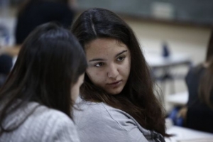 ΟΟΣΑ: Τα κορίτσια καλύτερα στην επίλυση ομαδικών προβλημάτων