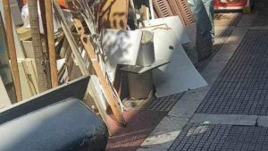 Τσουχτερή καμπάνα σε πολίτη που παράτησε ογκώδη αντικείμενα στο δρόμο