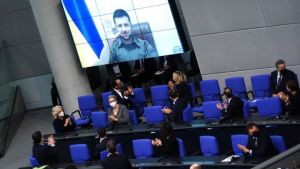 Ζελένσκι σε Σολτς: Γκρεμίστε αυτό το τείχος, βοηθήστε μας να σταματήσουμε τον πόλεμο