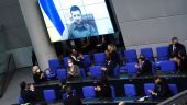 Ζελένσκι σε Σολτς: Γκρεμίστε αυτό το τείχος, βοηθήστε μας να σταματήσουμε τον πόλεμο