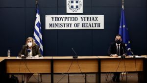 Τα τρία κριτήρια προτεραιοποίησης για τον εμβολιασμό – Πόσες δόσεις θα λάβει η Ελλάδα