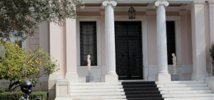 Μαξίμου: Η κυβέρνηση θα φέρει για συζήτηση στη Βουλή την παράταση