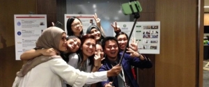ΗΠΑ: Μουσείο απαγορεύει τα μπαστούνια για selfies
