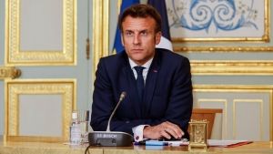Εμανουέλ Μακρόν: Ζήτησε από την πρωθυπουργό να προτείνει νέο κυβερνητικό σχήμα