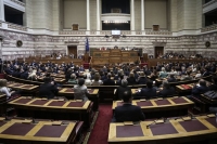Βουλή: Αναβρασμός στα κόμματα εν όψει της ονομαστικής ψηφοφορίας για το μέρισμα στους χαμηλοσυνταξιούχους (live)