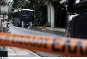 Ποιους ψάχνει η ΕΛ.ΑΣ. για την επίθεση σε αστυνομικούς στα Εξάρχεια