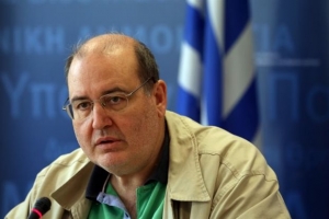 Φίλης: Αν οι καθηγητές κινδυνεύουν με απόλυση, τα απολυτήρια δεν είναι αξιόπιστα