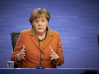 Η Μέρκελ υπερασπίζεται με σθένος την πολιτική της για το προσφυγικό