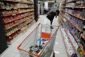 Σούπερ μάρκετ: Νέα μέτρα από αύριο Δευτέρα για να αποφεύγεται ο συνωστισμός